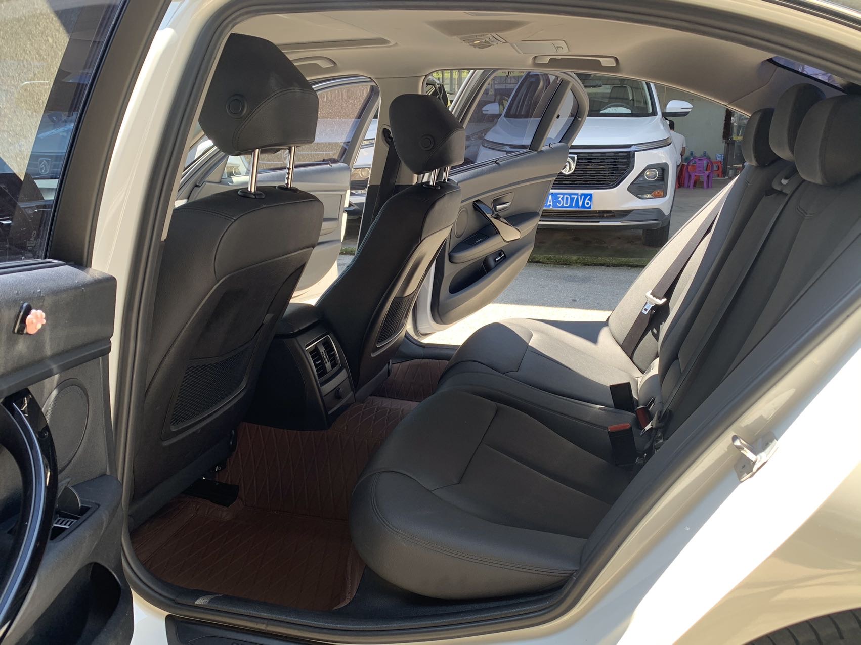 BMW 3 Series 2017 car image #10