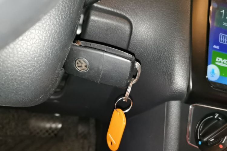 Volkswagen Polo 2016 car image #9