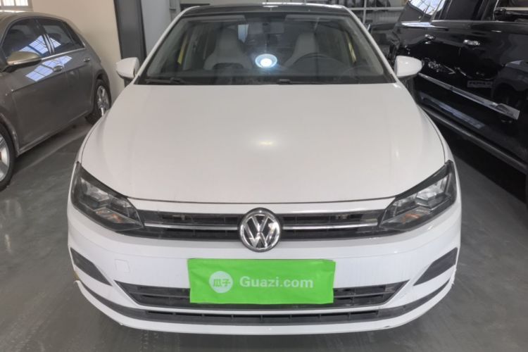 Volkswagen Polo 2019 car image #3