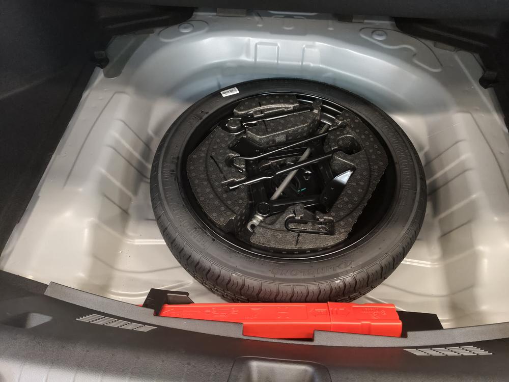 GEELY Binray 2026 car image #12