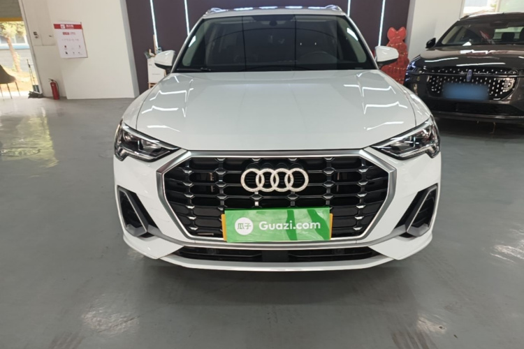 Audi Q3 2019 car image #3