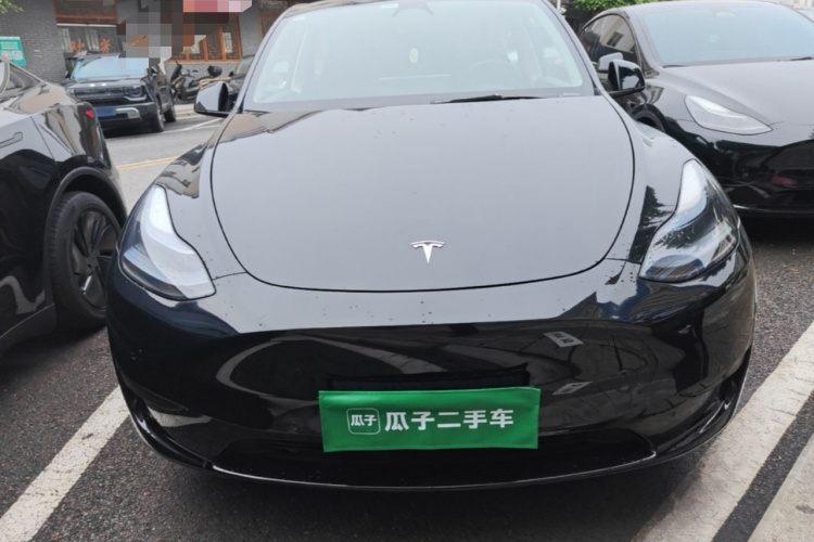 Tesla Model Y 2023 #3 Tesla Model Y 2023 car image #3