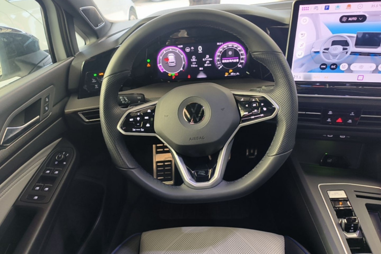Volkswagen Golf 2025 #11 Volkswagen Golf 2025 car image #11