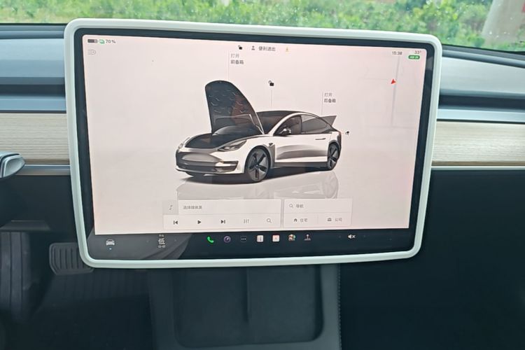 Tesla Model 3 2023 car image #13