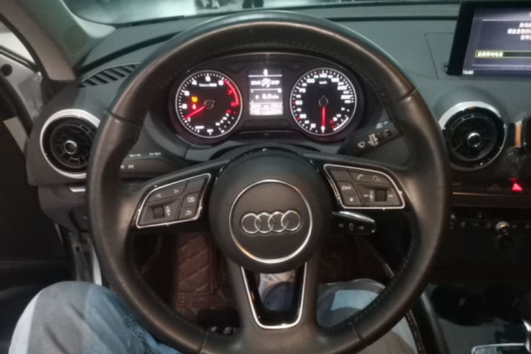 Audi A3 2019 car image #11