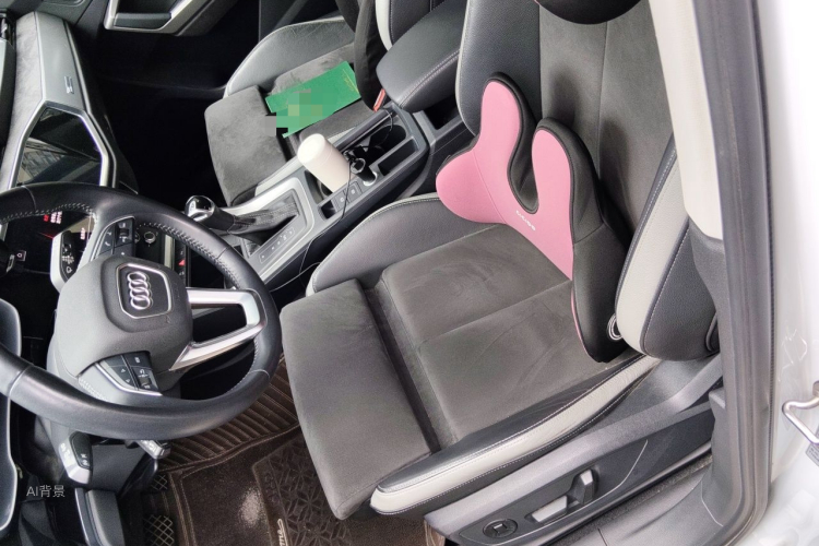 Audi Q3 2022 car image #17