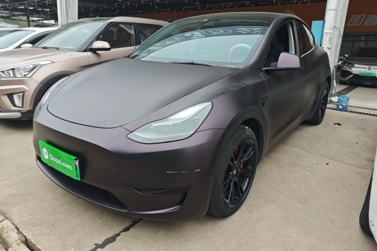 Tesla Model Y 2022 car image #2