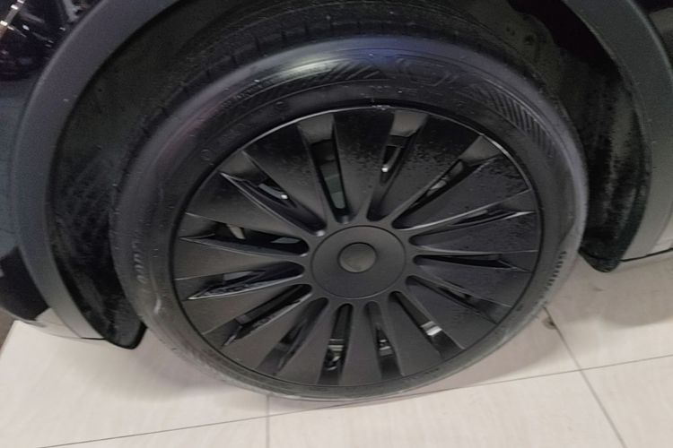 Tesla Model Y 2023 #9 Tesla Model Y 2023 immagine di auto #9