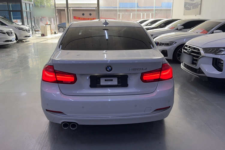 BMW 3 Series 2019 #6 BMW 3 Series 2019 car image #6