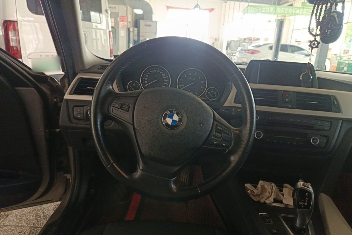 BMW 3 Series 2015 car image #22