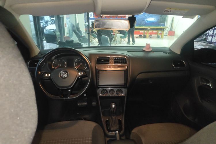 Volkswagen Polo 2017 #16 Volkswagen Polo 2017 car image #16