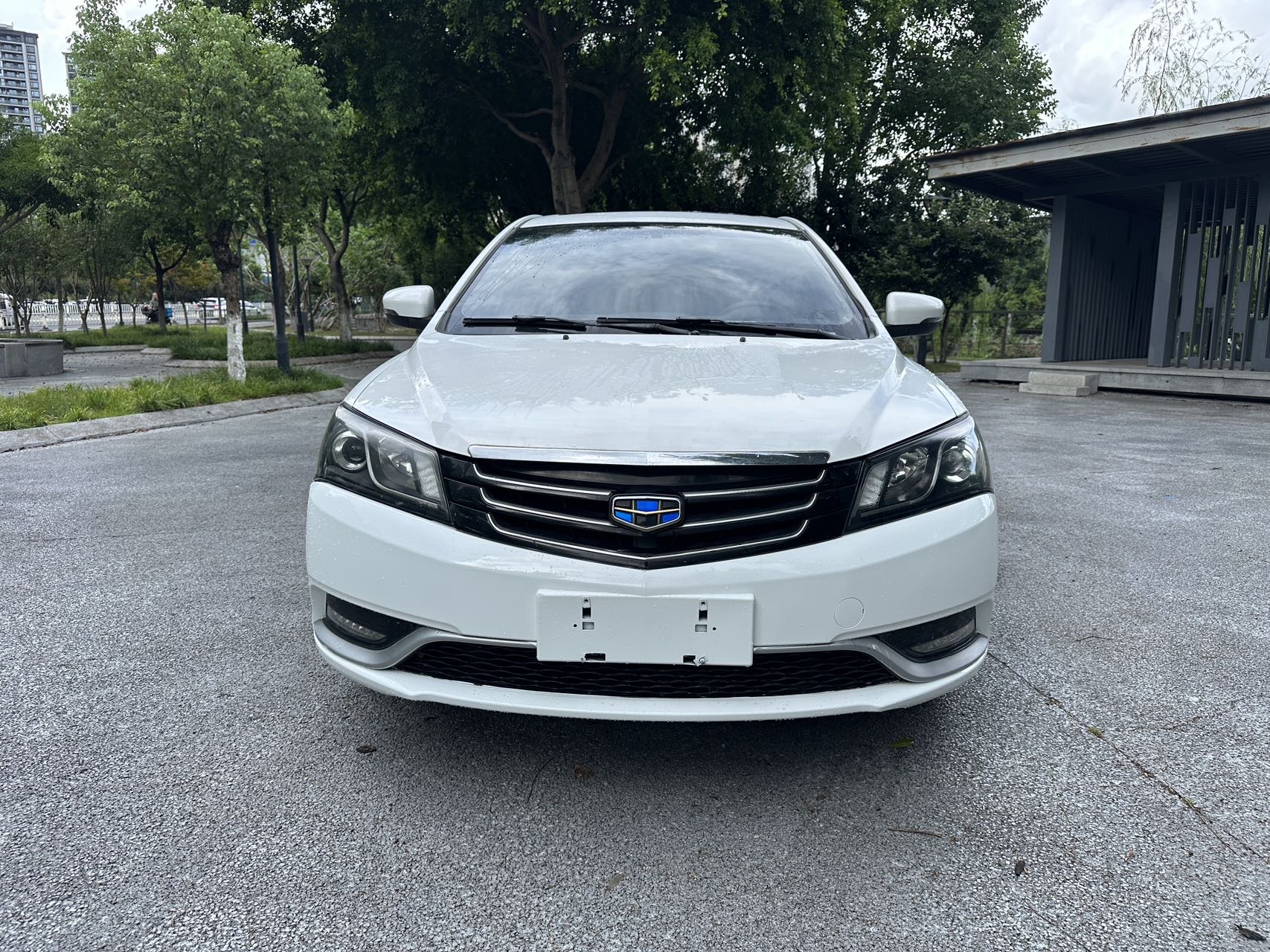 GEELY Emgrand 2015 car image #3