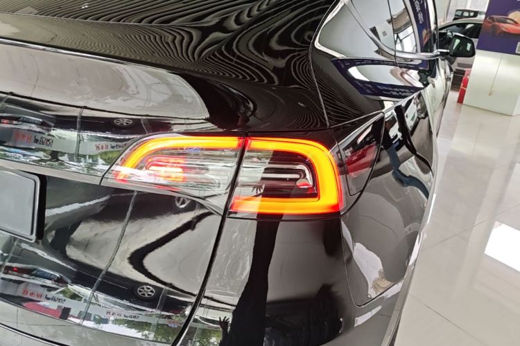 Tesla Model Y 2022 #8 Tesla Model Y 2022 car image #8