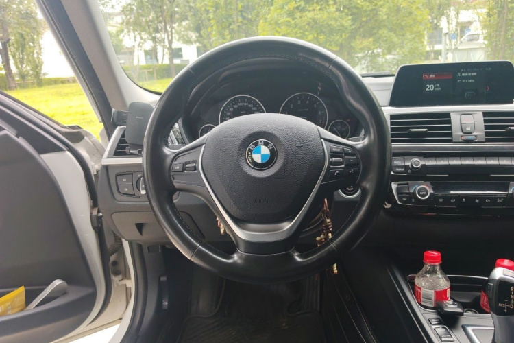 BMW 3 Series 2018 #15 BMW 3 Series 2018 car image #15