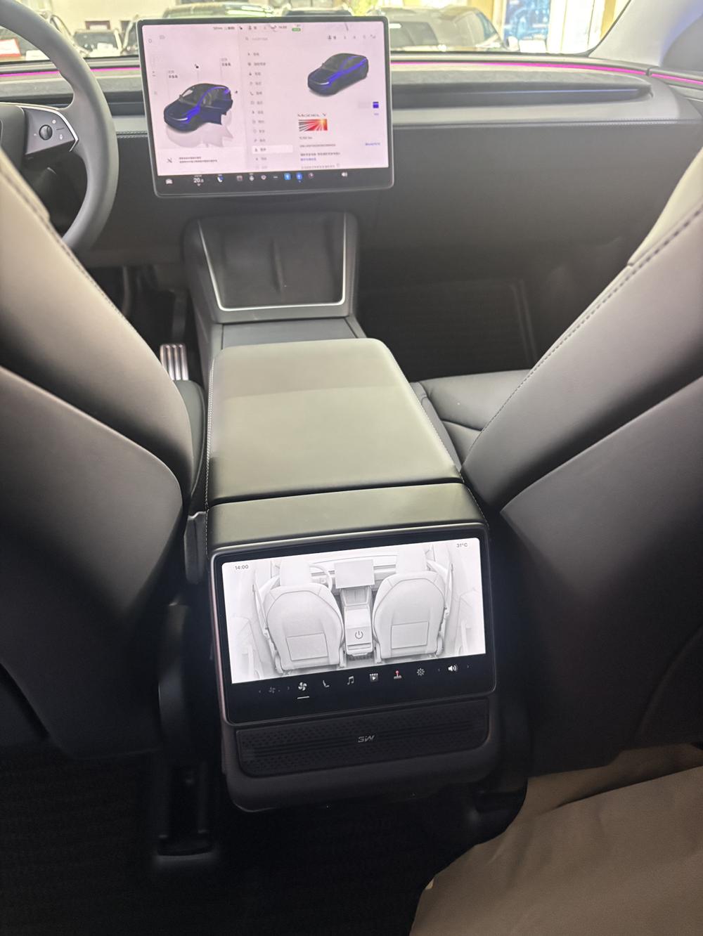 Tesla Model Y 2025 #11 Tesla Model Y 2025 car image #11