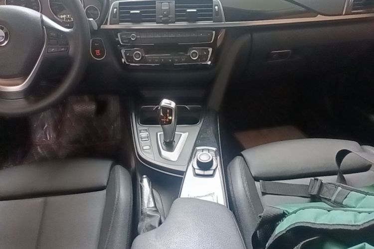 BMW 3 Series 2018 #14 BMW 3 Series 2018 car image #14