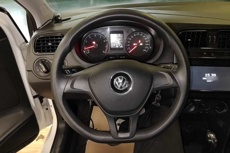 Volkswagen Polo 2016 #15 Volkswagen Polo 2016 car image #15