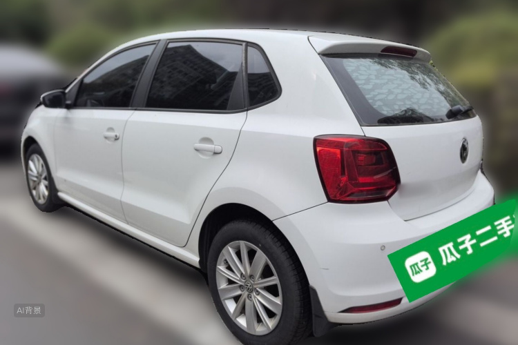 Volkswagen Polo 2015 car image #5