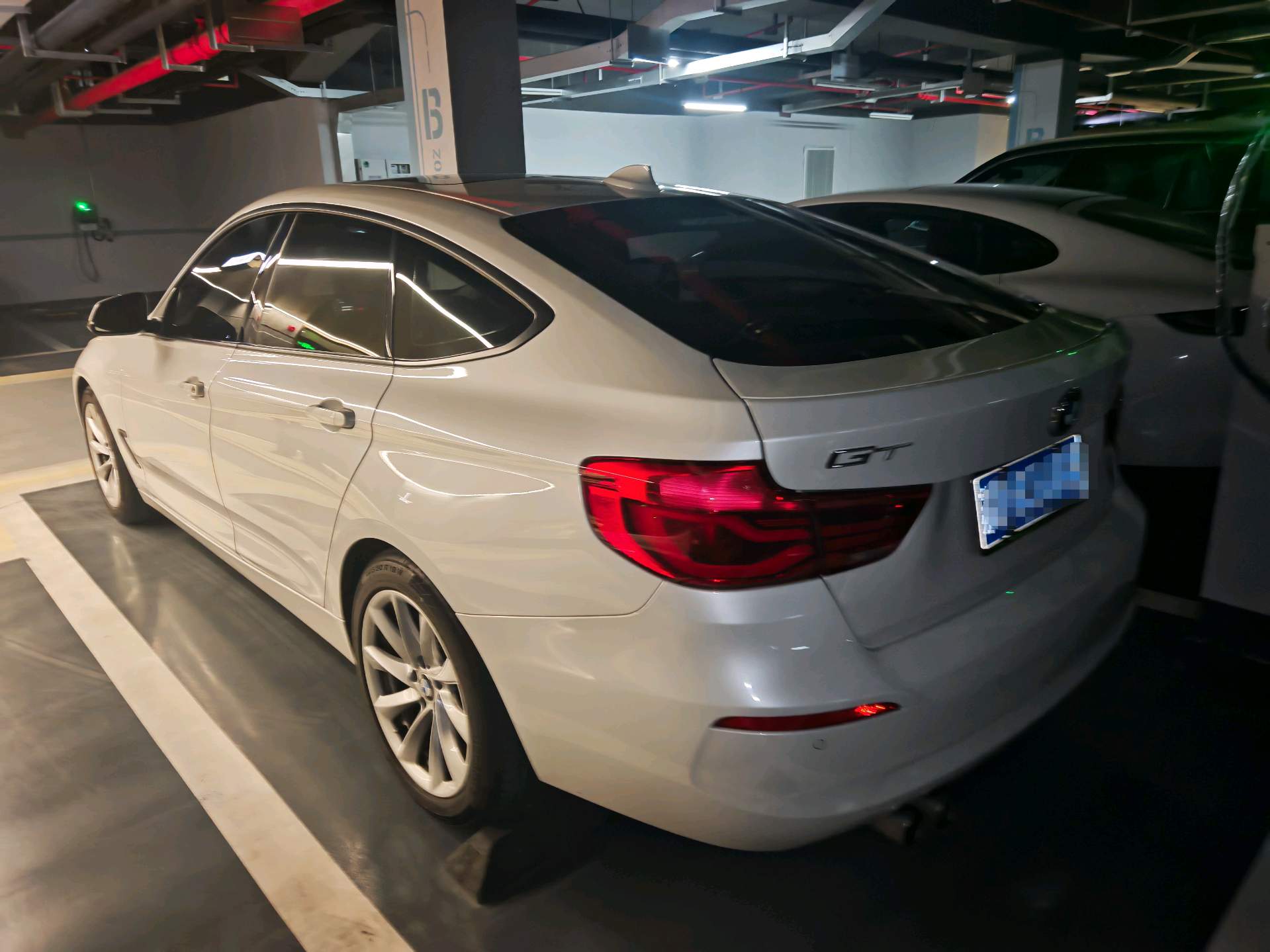 BMW 3 Series GT 2018 car image #6