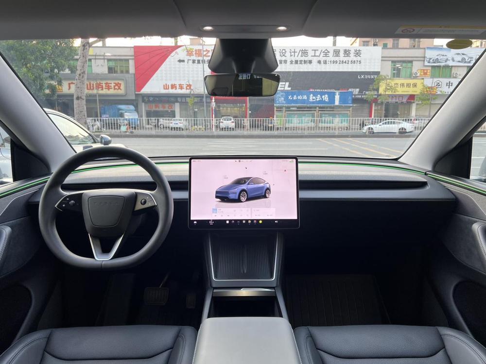 Tesla Model Y 2025 #12 Tesla Model Y 2025 immagine di auto #12