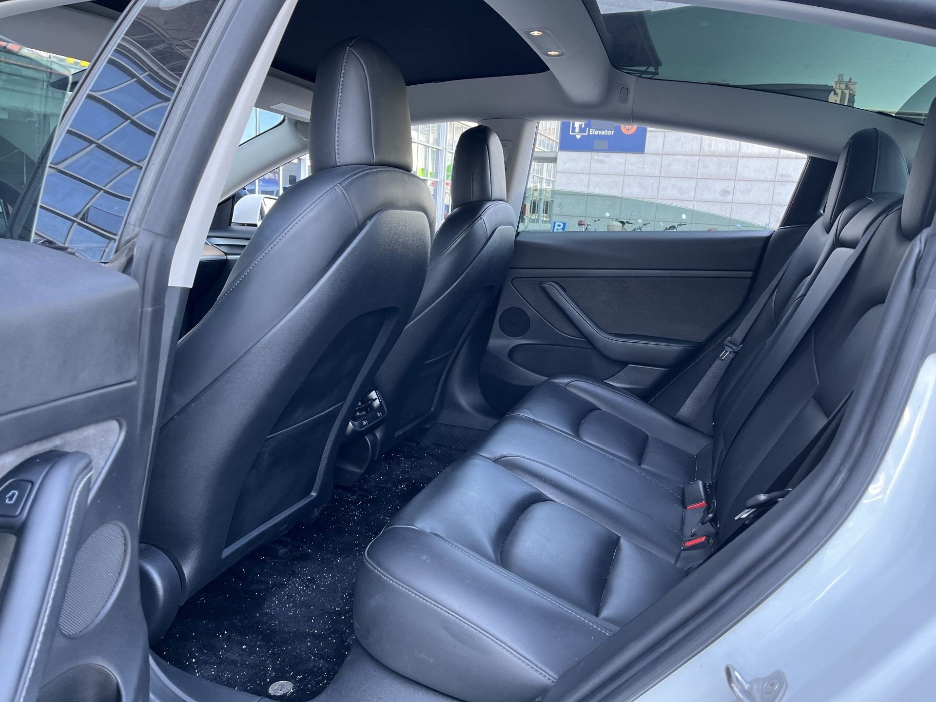 Tesla Model 3 2021 car image #3