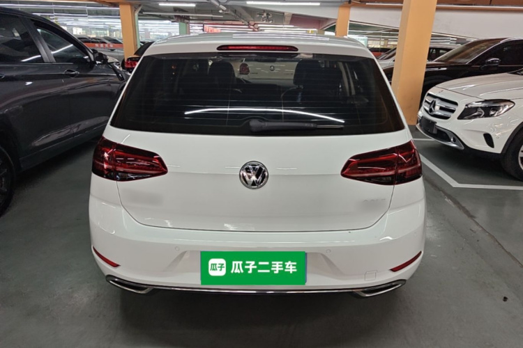 Volkswagen Golf 2018 car image #6