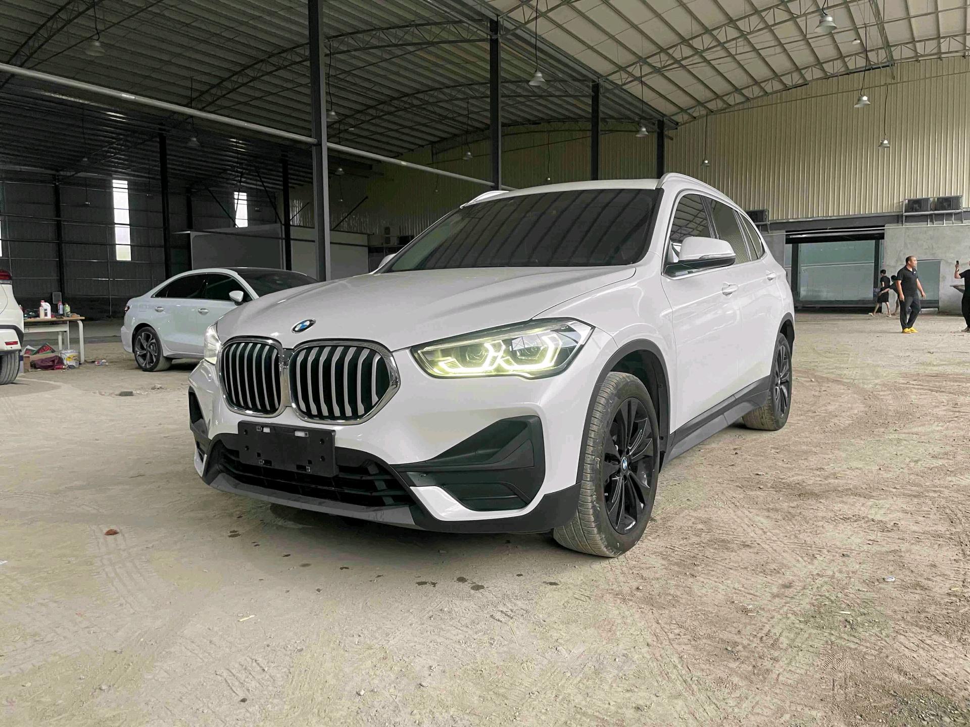 BMW X1 2022 immagine di auto 