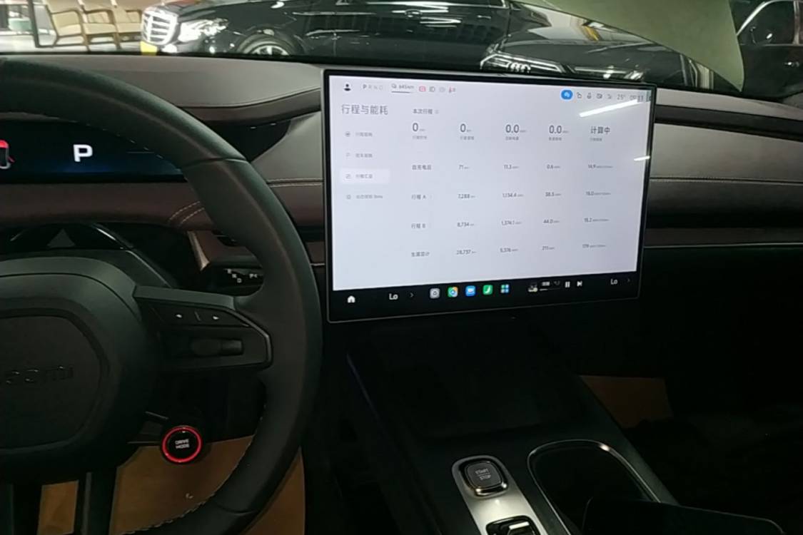 MI SU7 2024 immagine di auto #19