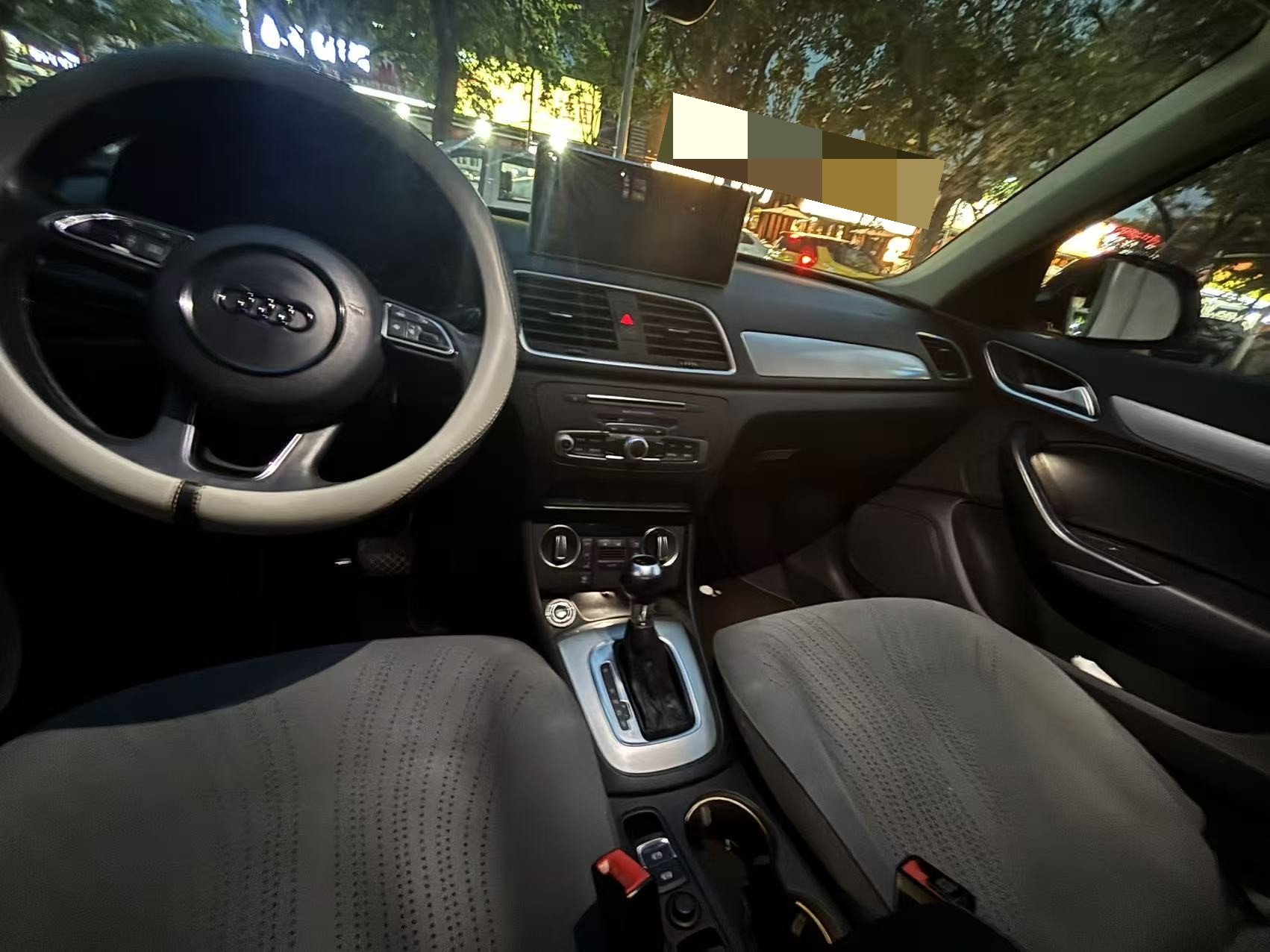 Audi Q3 2017 car image #5