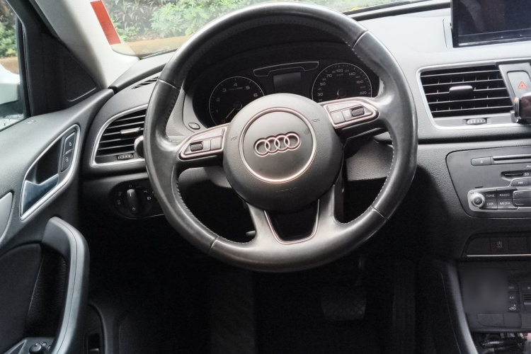 Audi Q3 2016 immagine di auto #15