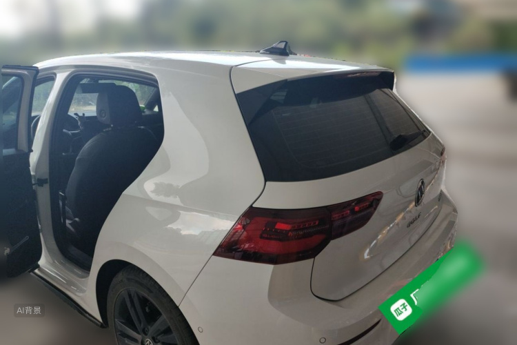 Volkswagen Golf 2022 car image #5