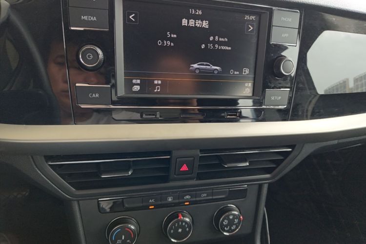 Volkswagen Lavida 2019 car image #15