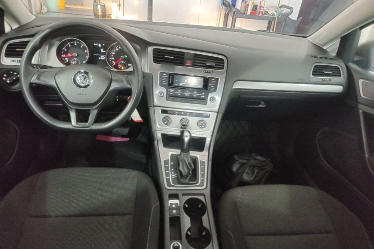 Volkswagen Golf 2016 car image #10
