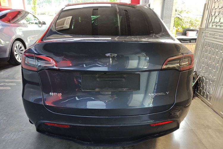Tesla Model Y 2022 #6 Tesla Model Y 2022 car image #6
