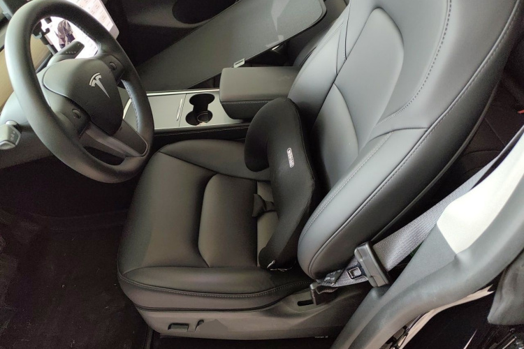 Tesla Model Y 2022 car image #19
