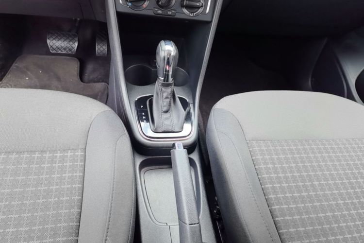 Volkswagen Polo 2019 car image #14