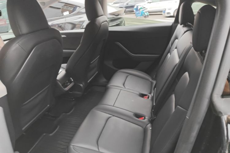 Tesla Model Y 2023 #17 Tesla Model Y 2023 car image #17