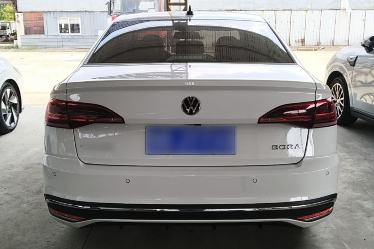 Volkswagen Bora 2026 car image #4