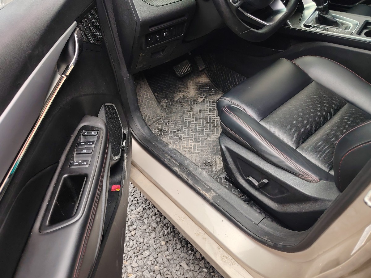 GEELY Binray 2020 image de voiture #7