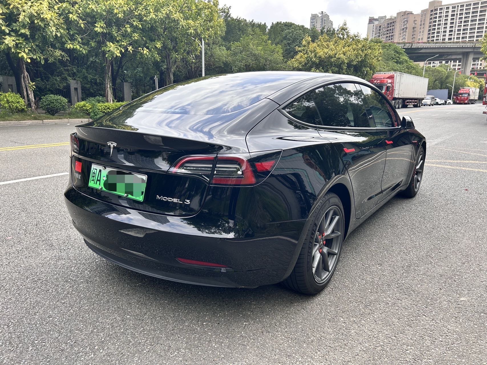 Tesla Model 3 2023 car image #9
