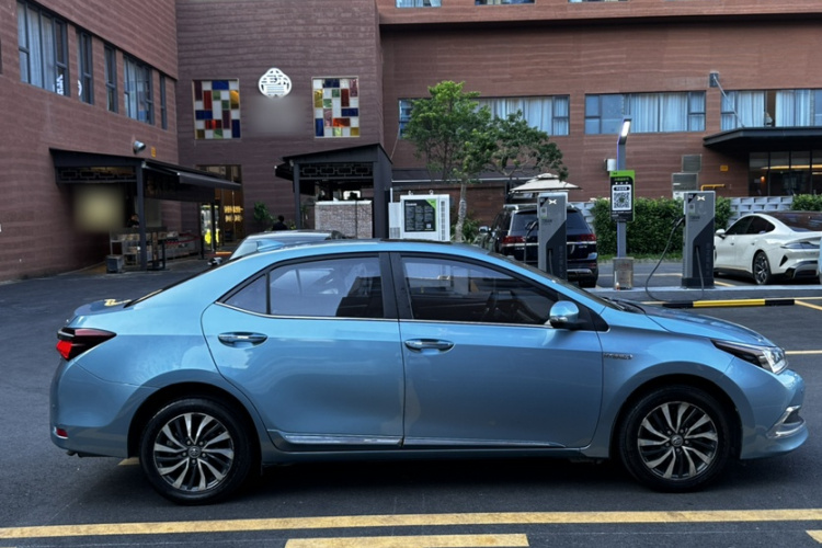 Toyota Corolla 2015 #10 Toyota Corolla 2015 car image #10