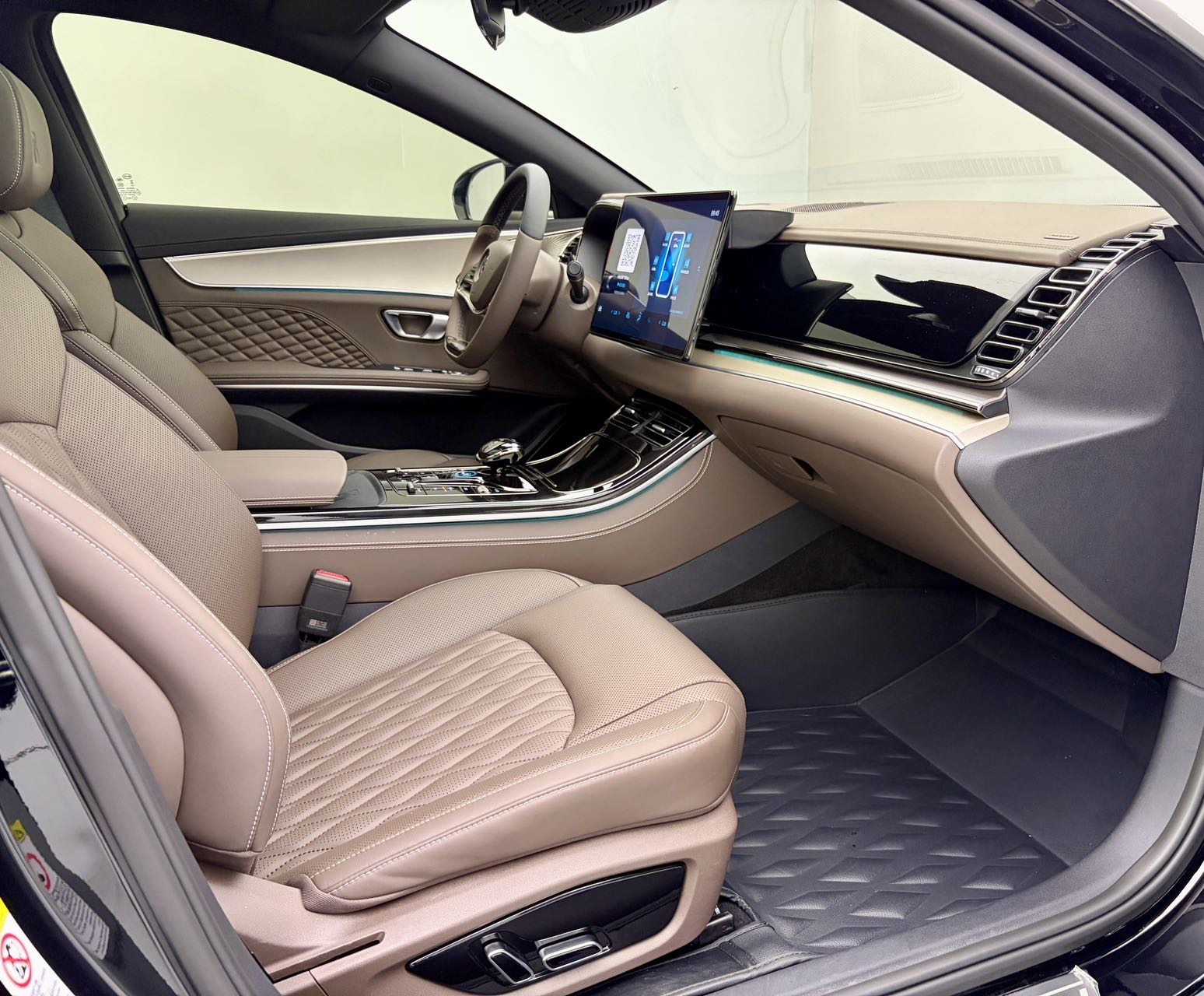 BYD Han 2023 imagem de carro #9
