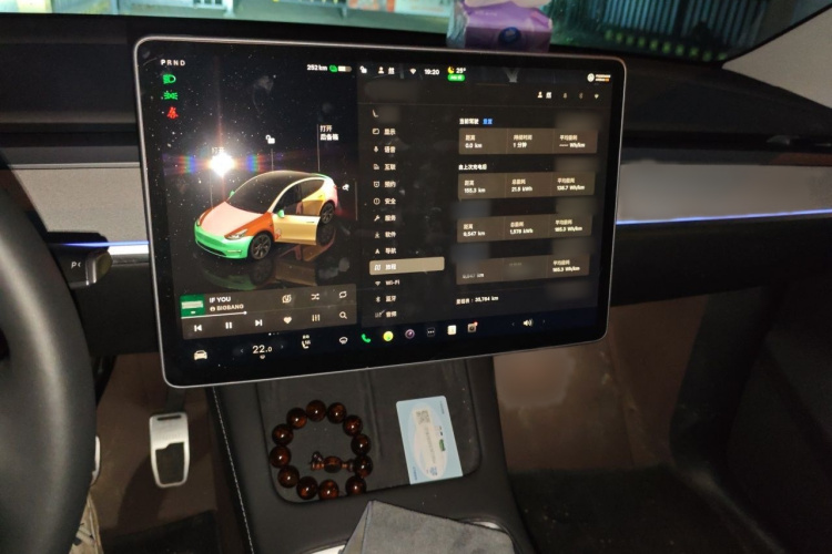 Tesla Model Y 2024 car image #17