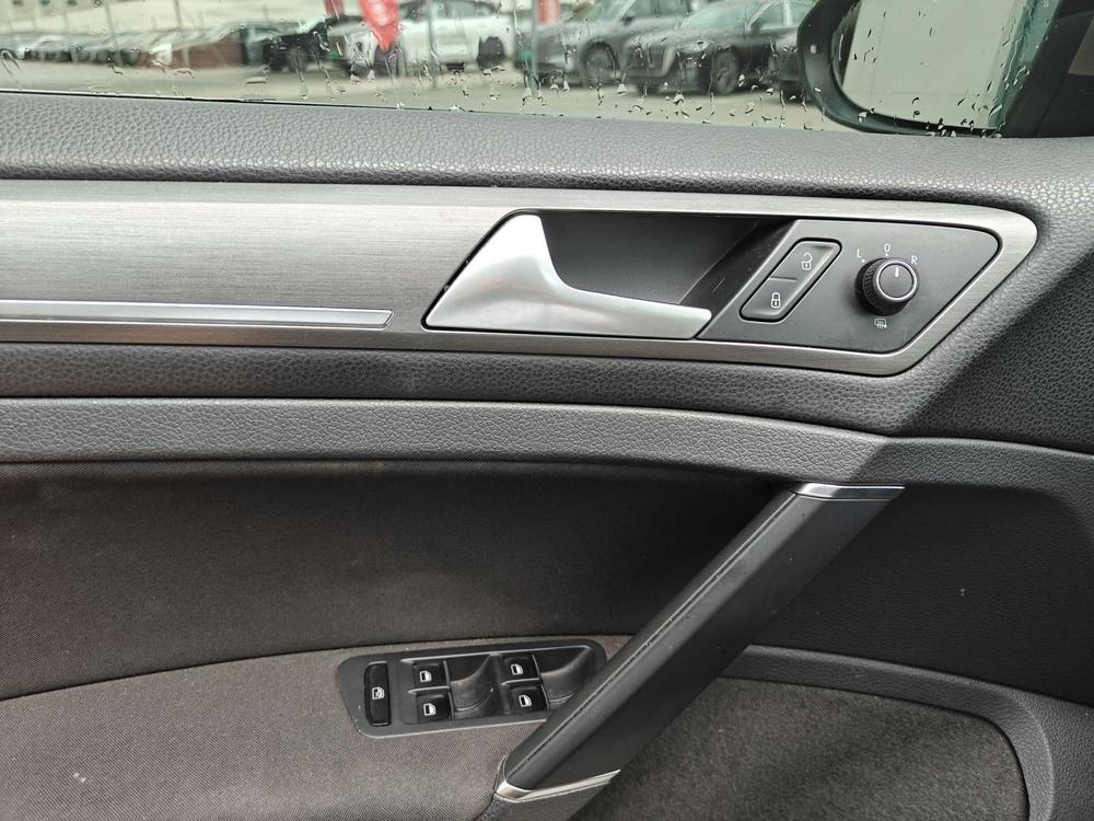 Volkswagen Golf 2014 car image #6