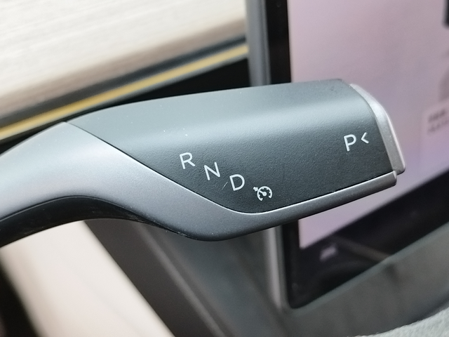 Tesla Model Y 2023 #13 Tesla Model Y 2023 car image #13