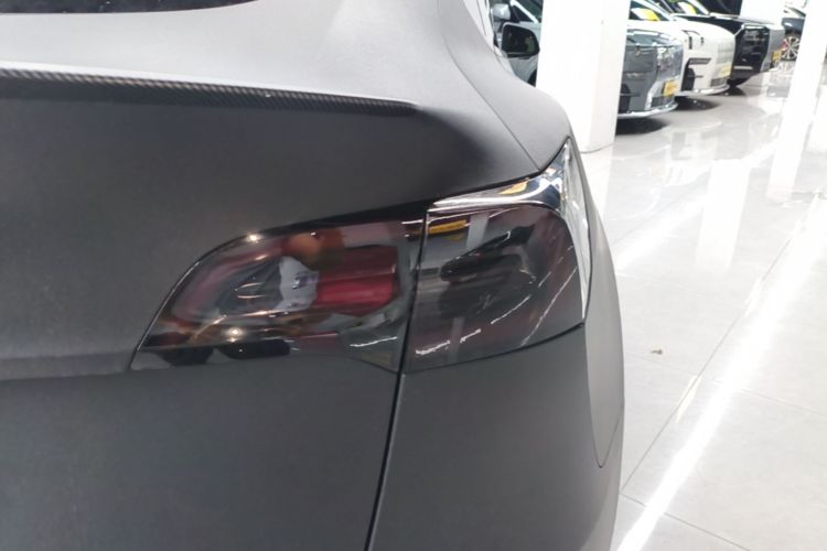 Tesla Model Y 2021 car image #8