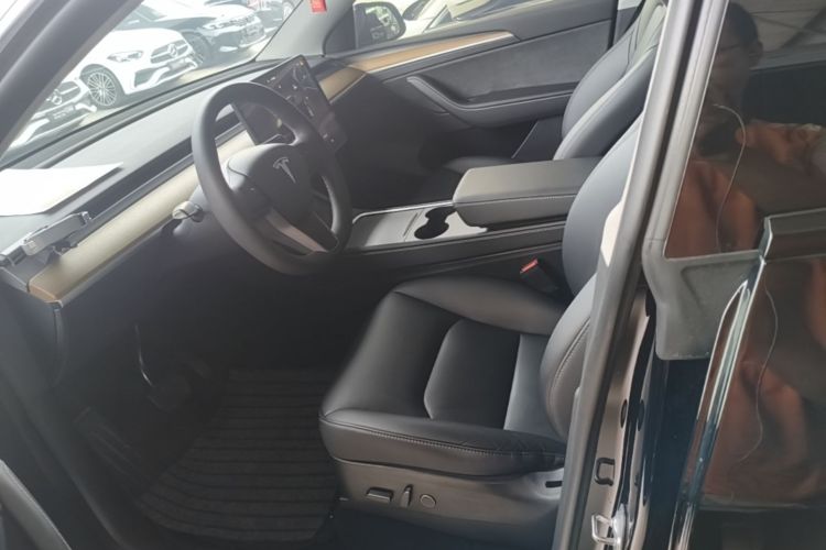 Tesla Model Y 2023 #15 Tesla Model Y 2023 immagine di auto #15