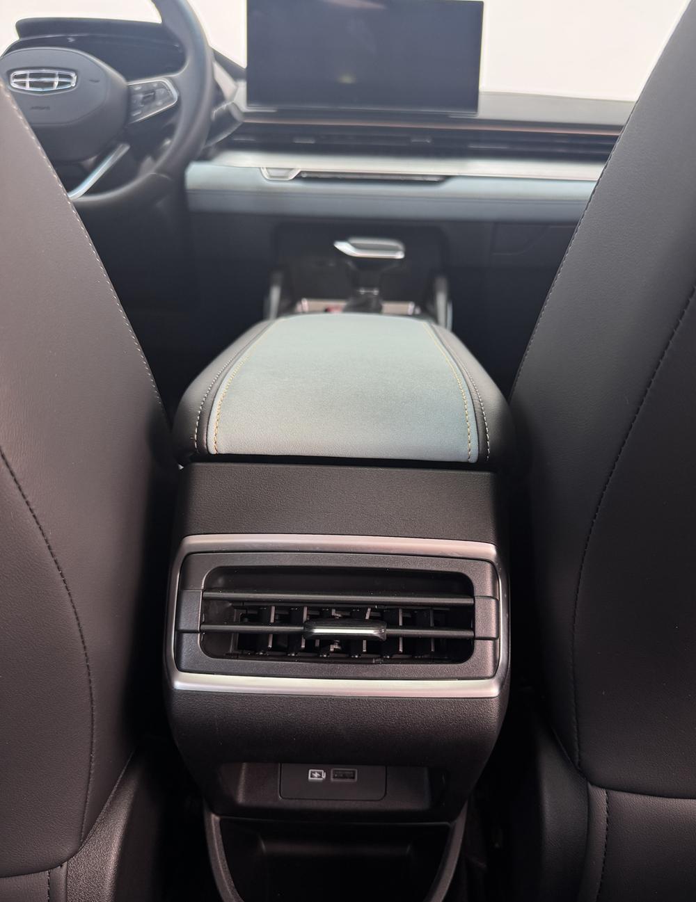 GEELY Emgrand L 2022 #14 GEELY Emgrand L 2022 صورة سيارة #14