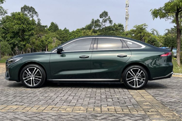 GEELY Emgrand 2025 #8 GEELY Emgrand 2025 car image #8