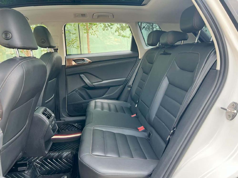Volkswagen Tharu 2019 car image #16